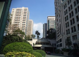 Condo with Parking in Unit 2006, 20/F, Building B, Renaissance 3000, Renaissance Center, Meralco Ave., Brgy. Ugong, Pasig City parking slot no. B1-16 - Foreclosed Property