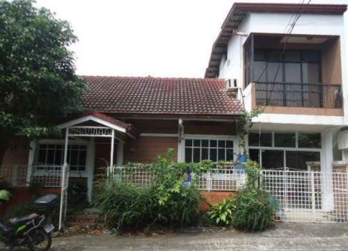 House & Lot in No. 101 (Lot 2, Block 22), Toledo corner La Coruña St., San Antonio Heights, Phase 1, Brgy. San Antonio, Santo Tomas, Batangas - Foreclosed Property