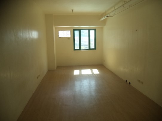 Condominium in Unit 0619, 6/F, Building 1, Shine Residences, Renaissance Centre, Meralco Ave., Brgy. Ugong, Pasig City - Foreclosed Property