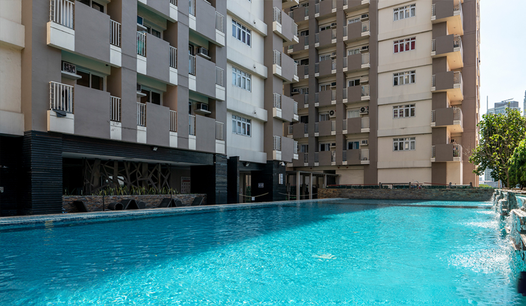 Condominium in Unit 24F-2401, 24/F, Tower 3, Laureano di Trevi, Chino Roces Ave., Brgy. Pio del Pilar, Makati City - Foreclosed Property