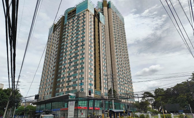Condominium in Unit 1007, 10/F, South Tower, Lee Gardens Condo, Shaw Blvd. cor. Lee St., Brgy. Addition Hills, Mandaluyong City - Foreclosed Property