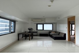 Condominium in UNIT 18D 18/F, SIGNA DESIGNER RESIDENCES TOWER 2, RUFINO COR. VALERO STS., SALCEDO VILLAGE, MAKATI CITY - Foreclosed Property